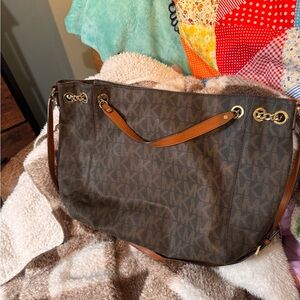 MICHAEL Michael Kors Brown Shoulder Bag with Gold Chain